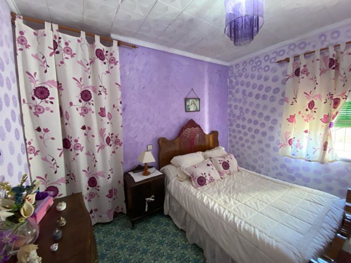 Image No.20-4 Bed Townhouse for sale