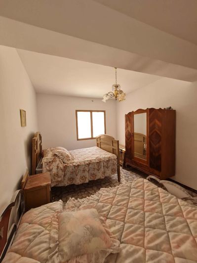 Image No.16-4 Bed Property for sale