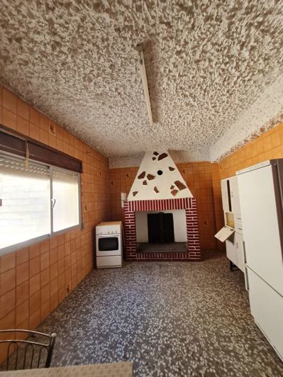 Image No.22-4 Bed Property for sale