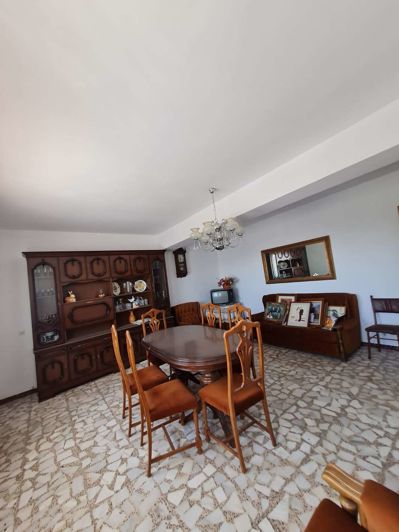 Image No.25-4 Bed Property for sale