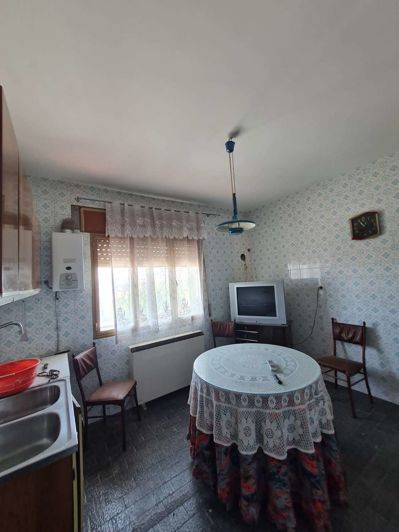 Image No.28-4 Bed Property for sale