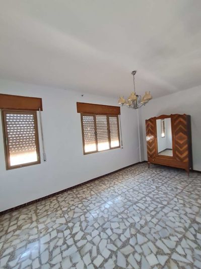 Image No.32-4 Bed Property for sale