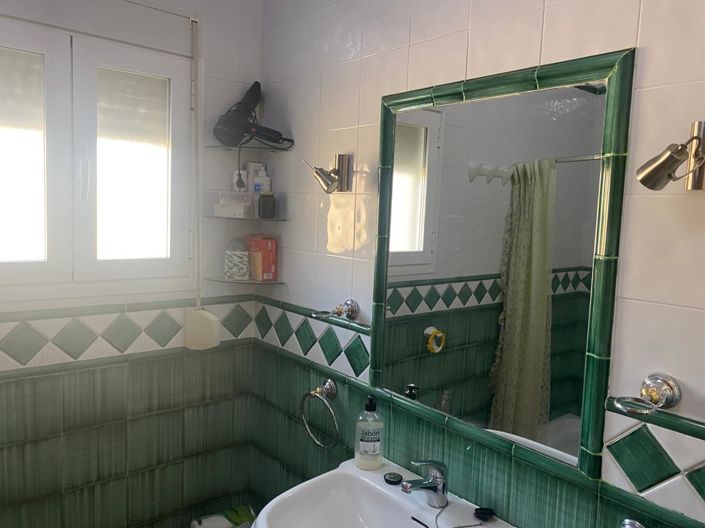 Image No.23-7 Bed Property for sale