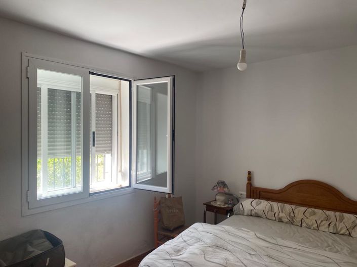 Image No.24-7 Bed Property for sale