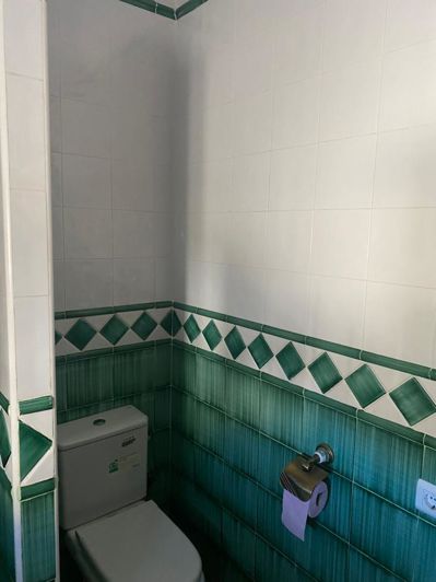 Image No.27-7 Bed Property for sale