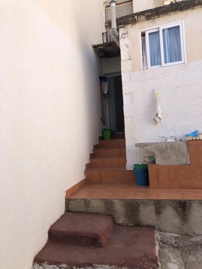 Image No.10-3 Bed Property for sale