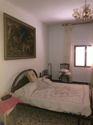 Image No.17-4 Bed Townhouse for sale