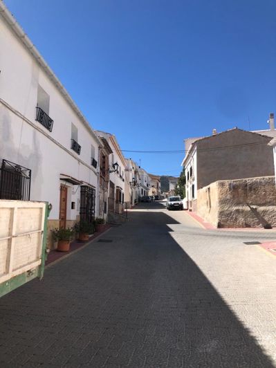 Image No.4-4 Bed Townhouse for sale