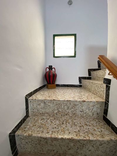 Image No.17-3 Bed Property for sale