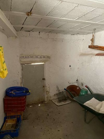 Image No.22-3 Bed Property for sale