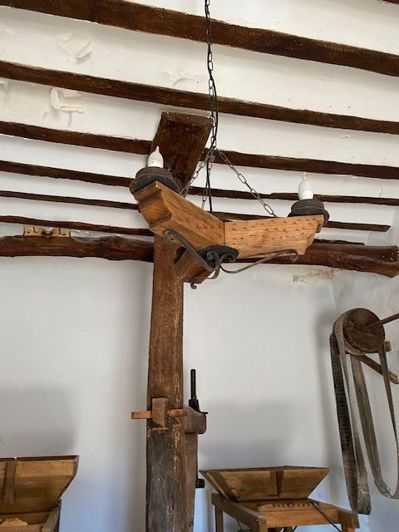 Image No.10-6 Bed Property for sale