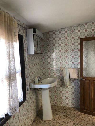 Image No.21-6 Bed Property for sale