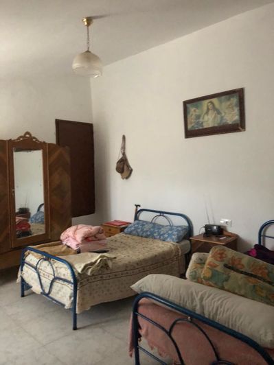 Image No.26-6 Bed Property for sale