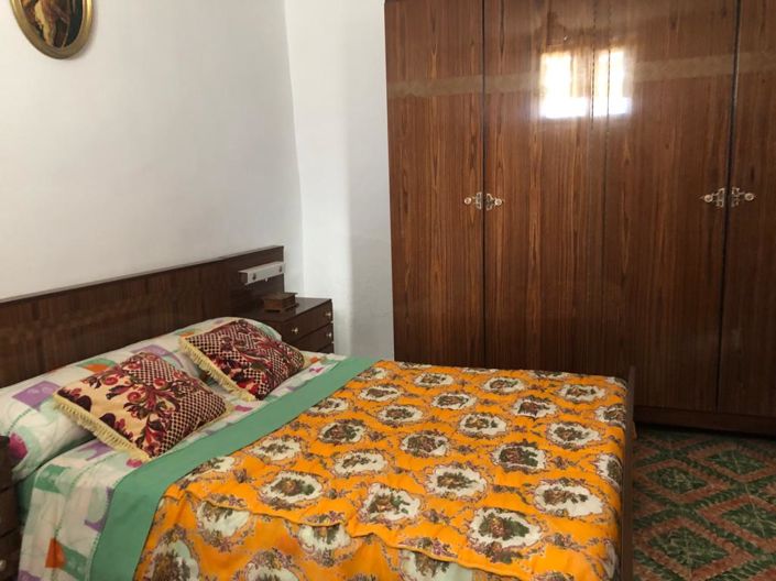 Image No.27-6 Bed Property for sale