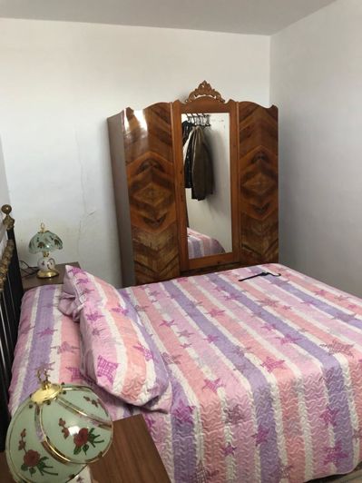 Image No.28-6 Bed Property for sale