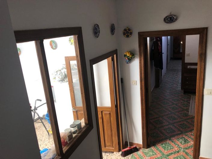 Image No.31-6 Bed Property for sale