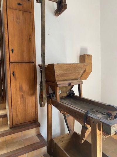 Image No.9-6 Bed Property for sale