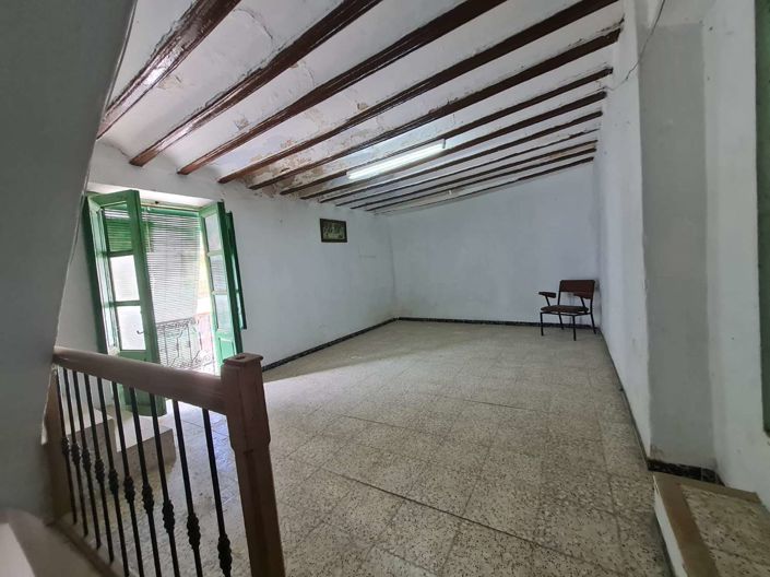 Image No.9-4 Bed House for sale