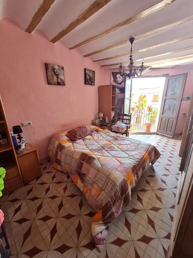 Image No.3-3 Bed Property for sale