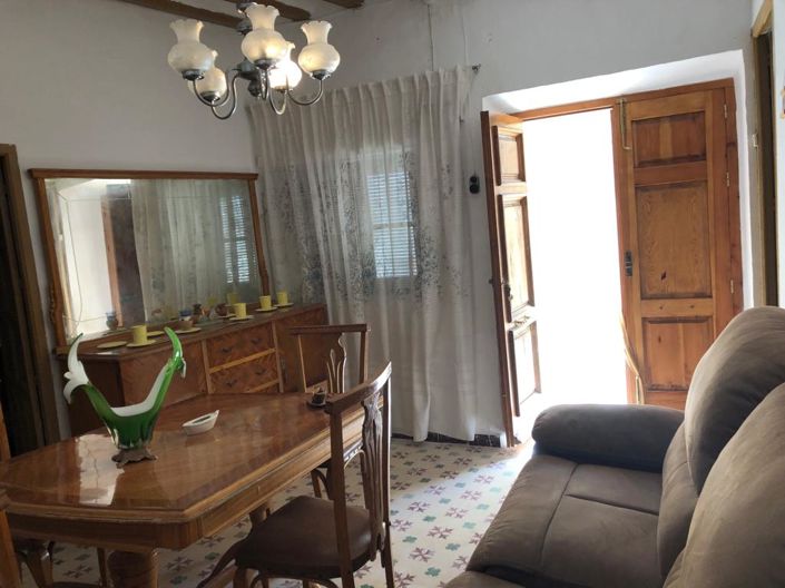 Image No.12-5 Bed Property for sale