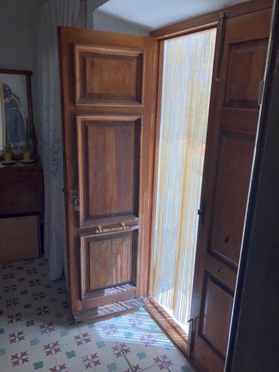 Image No.3-5 Bed Property for sale