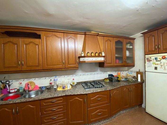 Image No.7-5 Bed Property for sale