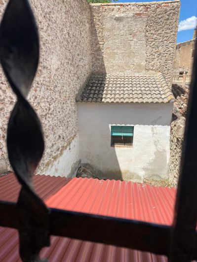 Image No.6-3 Bed Property for sale