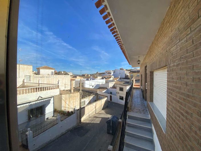 Image No.26-6 Bed Property for sale