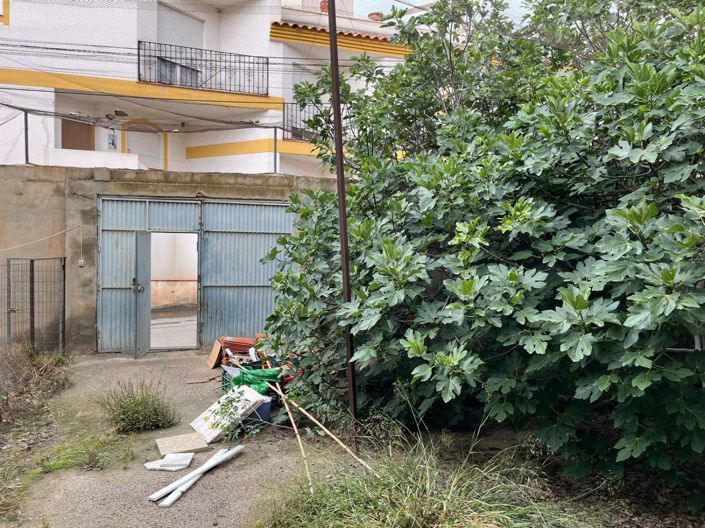 Image No.20-6 Bed Property for sale