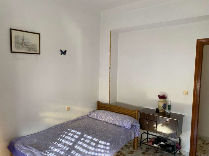 Image No.14-6 Bed Property for sale