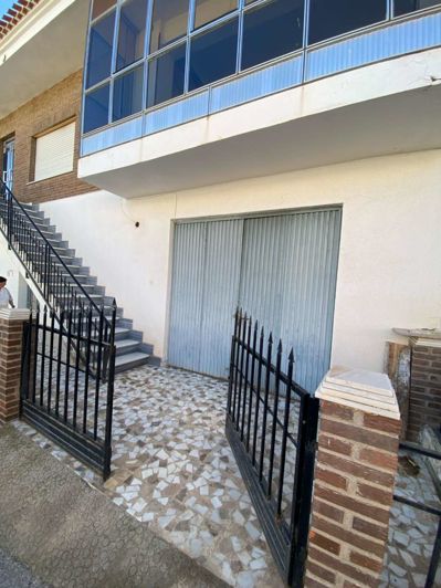 Image No.2-6 Bed Property for sale