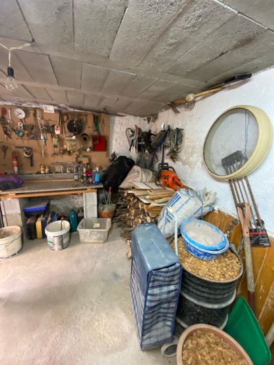 Image No.30-4 Bed Property for sale