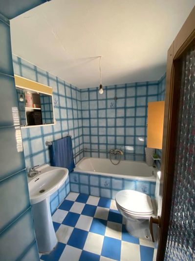 Image No.24-3 Bed Property for sale