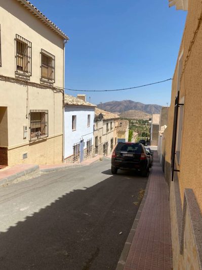 Image No.6-3 Bed Property for sale