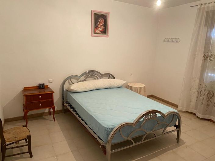 Image No.8-5 Bed Property for sale