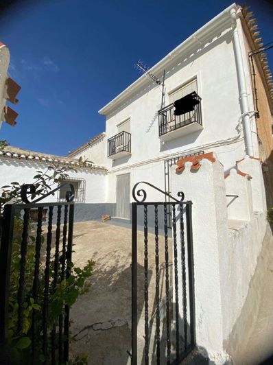 Image No.1-5 Bed Townhouse for sale