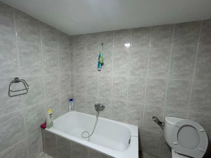 Image No.23-5 Bed Townhouse for sale