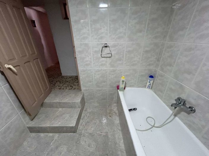 Image No.30-5 Bed Townhouse for sale