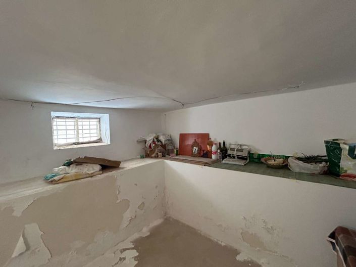 Image No.9-5 Bed Townhouse for sale