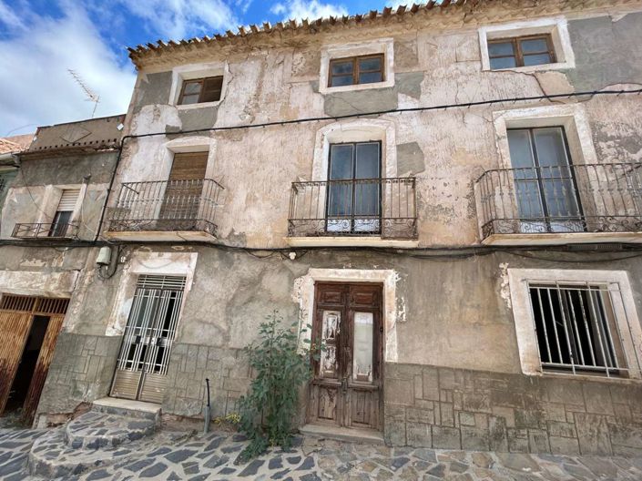 Image No.2-4 Bed Townhouse for sale