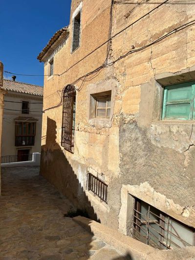 Image No.4-4 Bed Townhouse for sale