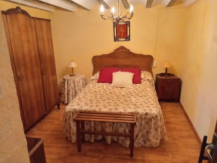 Image No.10-5 Bed Property for sale