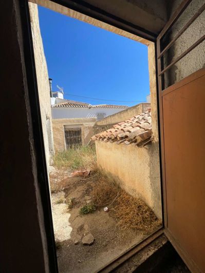 Image No.35-5 Bed Property for sale