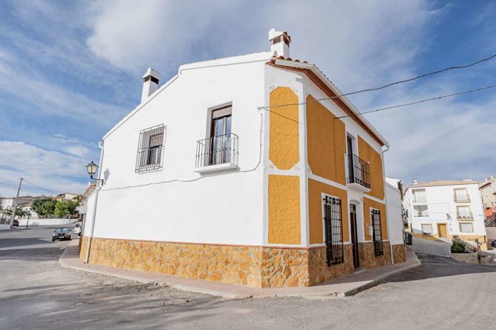 Image No.3-5 Bed Property for sale