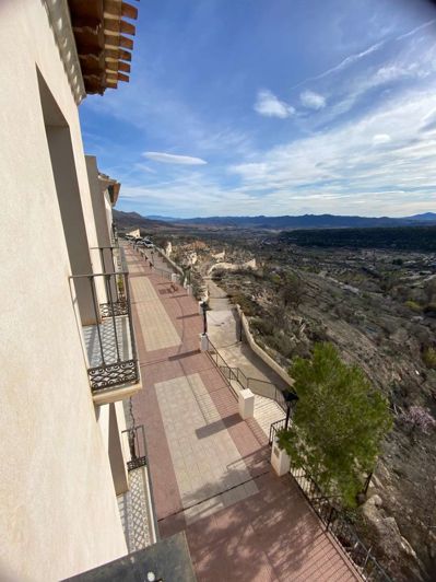 Image No.7-2 Bed Property for sale