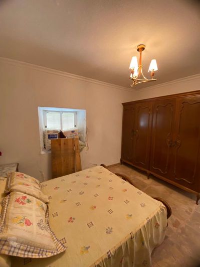 Image No.15-4 Bed Property for sale