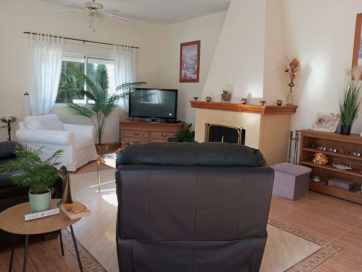 Image No.16-10 Bed Property for sale