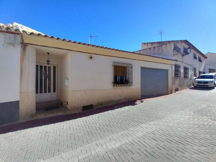 Image No.1-3 Bed Property for sale