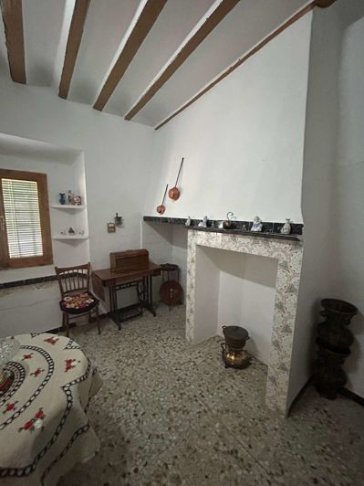 Image No.18-4 Bed Townhouse for sale