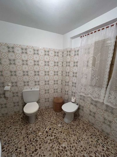 Image No.25-4 Bed Townhouse for sale